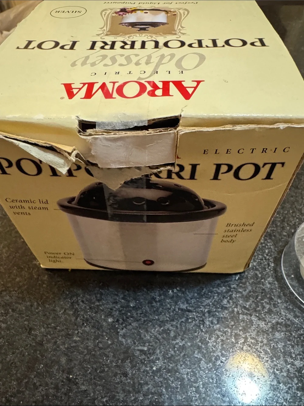 BNIB Aroma Potpourri Pot and Scentsy Warmer Stand